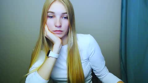 Snapshot of _snow_queen__ chatting on 12-03-25, 07:56 Rachel online show from 12-03-25, 07:56