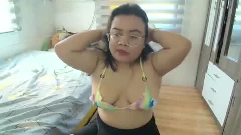 Anya online show from 04-28-26, 01:04