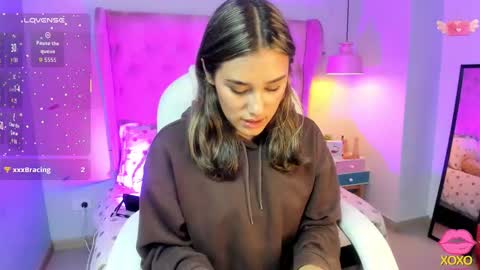 Sophie  online show from 11-20-25, 08:19