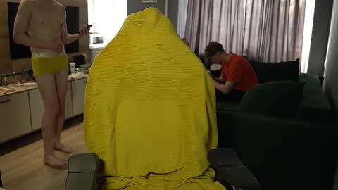 OLIVERpvt is open online show from 03-15-26, 12:11