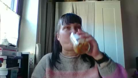 Snapshot of _squirty_pussyyy_ chatting on 03-18-26, 10:40 Melisa online show from 03-18-26, 10:40