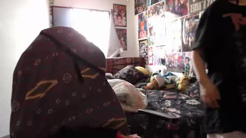 Snapshot of _succubowie_ chatting on 11-10-25, 05:01 Succubowie online show from 11-10-25, 05:01