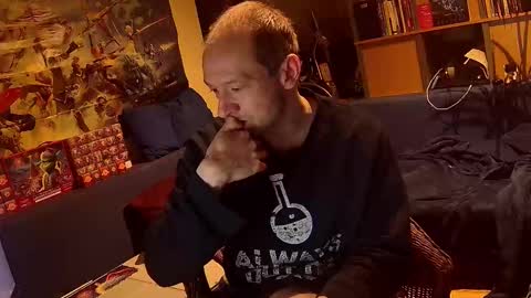 Snapshot of _svenerd87___ chatting on 12-15-25, 03:22 Sven online show from 12-15-25, 03:22