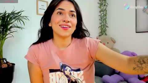 Snapshot of _sweet_kitty1 chatting on 06-17-26, 01:56 online show from 06-17-26, 01:56