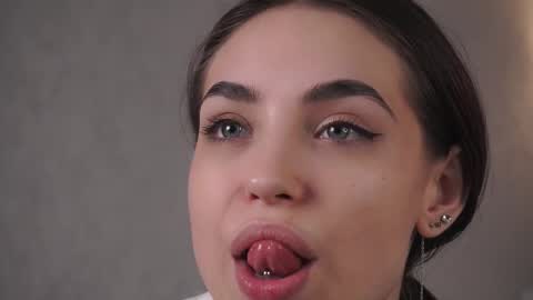 Snapshot of _sweet_temptations_ chatting on 02-18-25, 11:33 Sofia online show from 02-18-25, 11:33