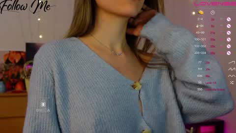 Snapshot of _sweetcams_ chatting on 12-14-24, 01:05 Dasha  online show from 12-14-24, 01:05