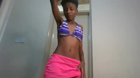 _sweetebony_r online show from 06-10-26, 07:07