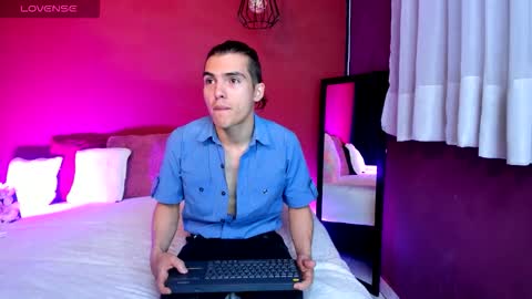    online show from 11-11-25, 01:00