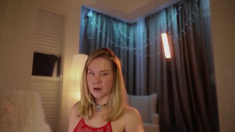 Annie online show from 03-09-26, 02:48