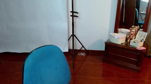 Snapshot of _the_dark_side_of_the_moon_ chatting on 09-28-25, 04:29 _the_dark_side_of_the_moon_ online show from 09-28-25, 04:29