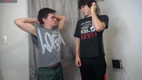 Snapshot of _the_neighbors chatting on 06-07-26, 10:35 Scot y Patrick online show from 06-07-26, 10:35