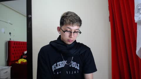 Snapshot of _thomas_hot_ chatting on 12-03-24, 05:53 Thomas online show from 12-03-24, 05:53