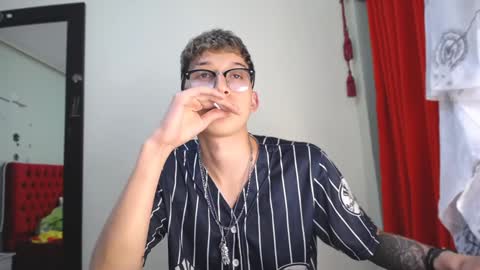 Snapshot of _thomas_hot_ chatting on 12-17-24, 10:22 Thomas online show from 12-17-24, 10:22