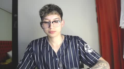 Snapshot of _thomas_hot_ chatting on 12-19-24, 07:07 Thomas online show from 12-19-24, 07:07