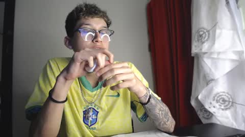 Snapshot of _thomas_hot_ chatting on 12-22-24, 09:09 Thomas online show from 12-22-24, 09:09