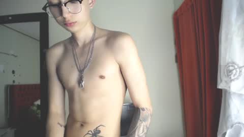 Snapshot of _thomas_hot_ chatting on 12-23-24, 12:14 Thomas online show from 12-23-24, 12:14