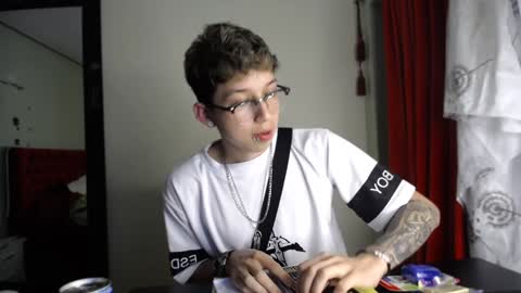 Snapshot of _thomas_hot_ chatting on 12-25-24, 08:28 Thomas online show from 12-25-24, 08:28