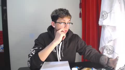 Snapshot of _thomas_hot_ chatting on 12-29-24, 07:00 Thomas online show from 12-29-24, 07:00