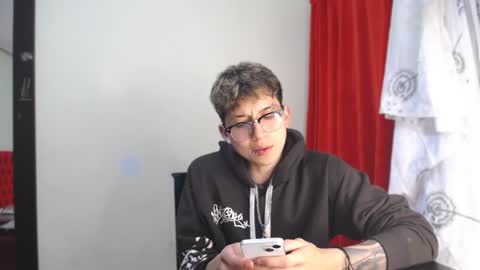 Snapshot of _thomas_hot_ chatting on 12-29-24, 10:03 Thomas online show from 12-29-24, 10:03