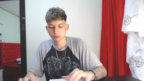 Snapshot of _thomas_hot_ chatting on 12-31-24, 05:55 Thomas online show from 12-31-24, 05:55