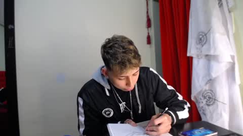 Snapshot of _thomas_hot_ chatting on 01-03-25, 08:54 Thomas online show from 01-03-25, 08:54