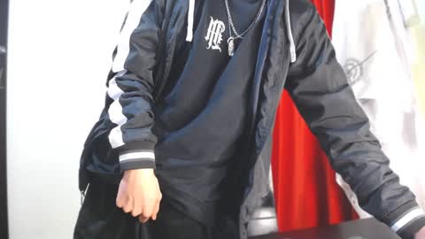 Snapshot of _thomas_hot_ chatting on 01-03-25, 11:55 Thomas online show from 01-03-25, 11:55