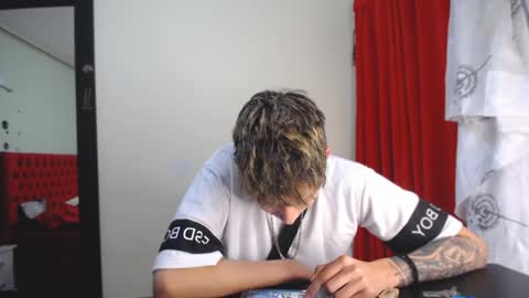 Snapshot of _thomas_hot_ chatting on 01-07-25, 08:21 Thomas online show from 01-07-25, 08:21