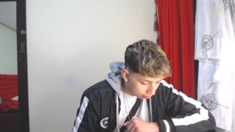 Snapshot of _thomas_hot_ chatting on 01-08-25, 05:48 Thomas online show from 01-08-25, 05:48