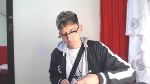 Snapshot of _thomas_hot_ chatting on 01-08-25, 10:06 Thomas online show from 01-08-25, 10:06