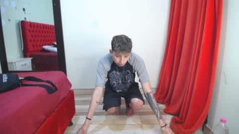 Snapshot of _thomas_hot_ chatting on 01-26-25, 02:08 Thomas online show from 01-26-25, 02:08