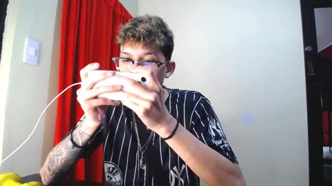 Snapshot of _thomas_hot_ chatting on 01-30-25, 03:29 Thomas online show from 01-30-25, 03:29