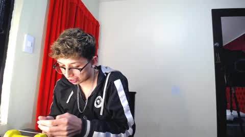 Snapshot of _thomas_hot_ chatting on 01-31-25, 07:08 Thomas online show from 01-31-25, 07:08