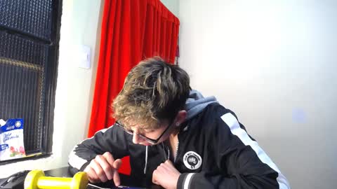 Snapshot of _thomas_hot_ chatting on 02-02-25, 01:02 Thomas online show from 02-02-25, 01:02