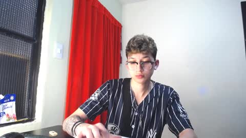 Snapshot of _thomas_hot_ chatting on 02-04-25, 03:36 Thomas online show from 02-04-25, 03:36