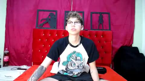 Snapshot of _thomas_hot_ chatting on 02-13-25, 08:03 Thomas online show from 02-13-25, 08:03