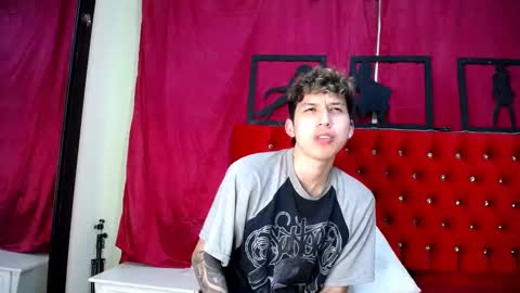 Snapshot of _thomas_hot_ chatting on 02-28-25, 07:26 Thomas online show from 02-28-25, 07:26