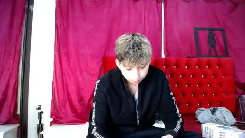 Snapshot of _thomas_hot_ chatting on 03-04-25, 03:55 Thomas online show from 03-04-25, 03:55