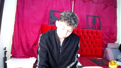 Snapshot of _thomas_hot_ chatting on 03-07-25, 01:53 Thomas online show from 03-07-25, 01:53