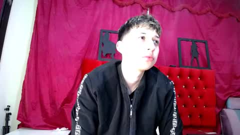 Snapshot of _thomas_hot_ chatting on 03-12-25, 02:41 Thomas online show from 03-12-25, 02:41