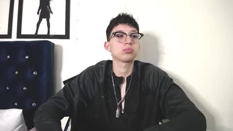 Snapshot of _thomas_hot_ chatting on 09-12-25, 12:11 Thomas online show from 09-12-25, 12:11