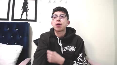 Snapshot of _thomas_hot_ chatting on 09-13-25, 03:50 Thomas online show from 09-13-25, 03:50