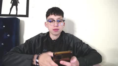 Snapshot of _thomas_hot_ chatting on 09-19-25, 03:30 Thomas online show from 09-19-25, 03:30