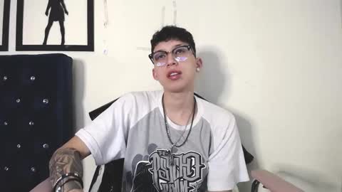 Snapshot of _thomas_hot_ chatting on 09-24-25, 02:15 Thomas online show from 09-24-25, 02:15