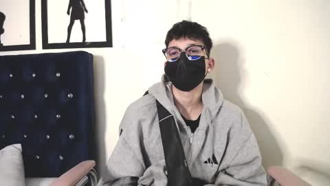 Snapshot of _thomas_hot_ chatting on 09-30-25, 01:10 Thomas online show from 09-30-25, 01:10