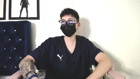 Snapshot of _thomas_hot_ chatting on 10-01-25, 04:29 Thomas online show from 10-01-25, 04:29