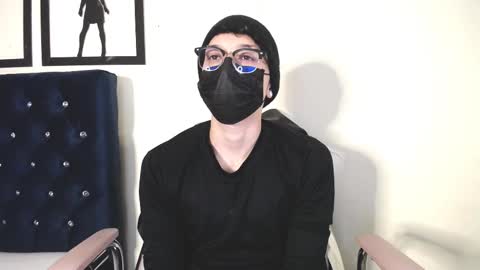 Snapshot of _thomas_hot_ chatting on 10-02-25, 05:03 Thomas online show from 10-02-25, 05:03