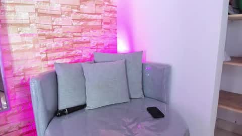 _valeria_saenz_ online show from 01-12-26, 08:14