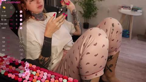 Alis online show from 11-22-25, 08:13