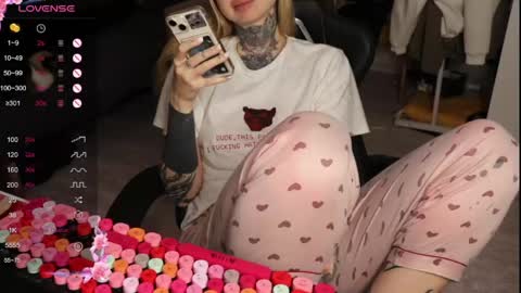 Alis online show from 04-21-26, 02:04