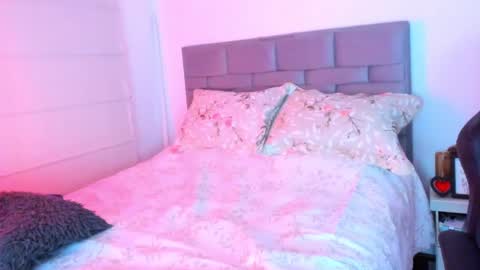 Snapshot of _viviana chatting on 01-24-25, 11:02 INSTAGRAM pinzon viviana online show from 01-24-25, 11:02